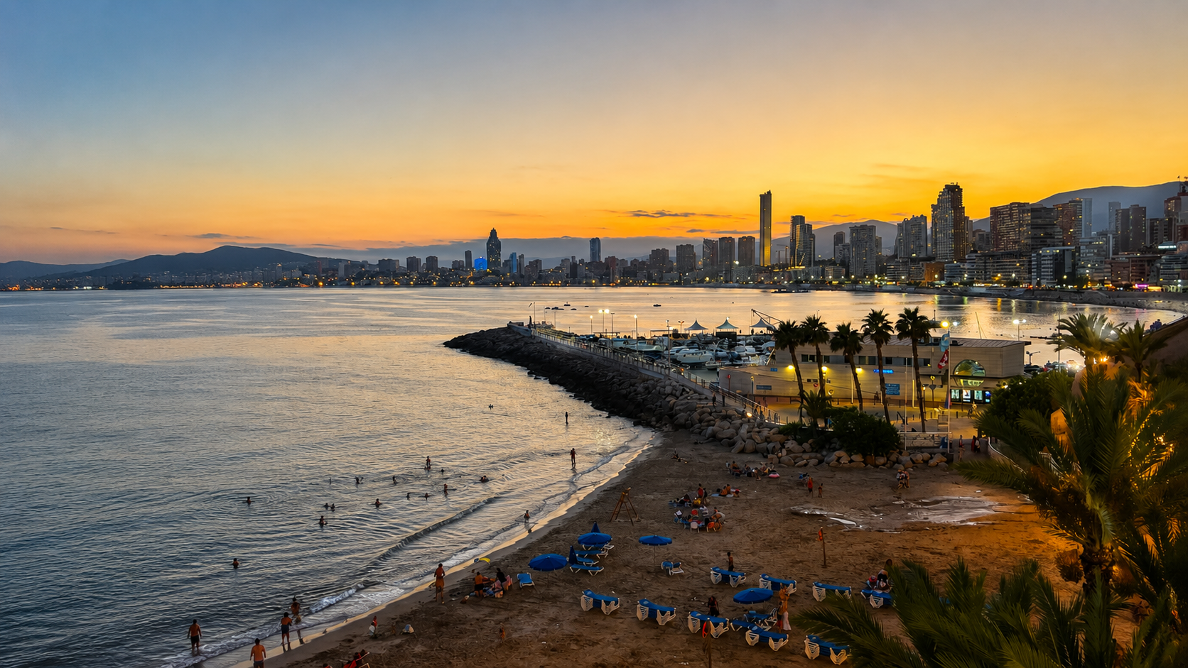 Benidorm è un tuffo negli anni ’80 con lo skyline del futuro